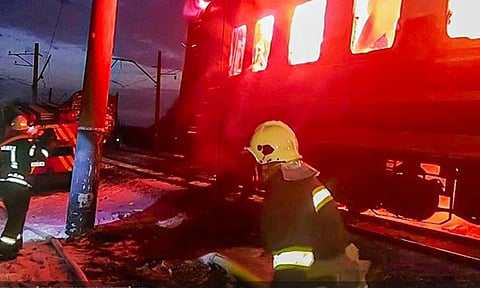 உக்ரைனில் ரெயில் மீது ரஷியா டிரோன் தாக்குதல்; 4 பயணிகள் பலி
