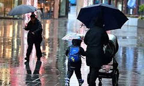 அயர்லாந்தில் கடும் பனிப்பொழிவால் 150 பள்ளிகள் மூடல்
