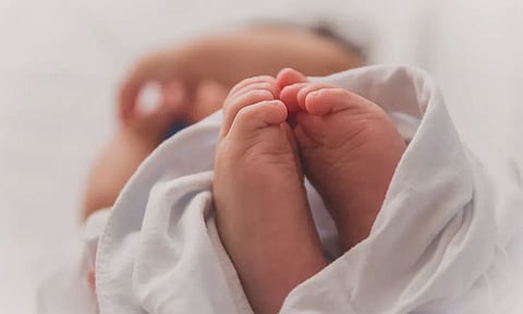 ஆந்திராவில் ஒரே பிரசவத்தில் 3 குழந்தைகளை பெற்றெடுத்த இளம்பெண்
