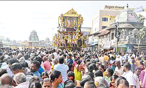 மகாமக விழாவையொட்டி கும்பகோணம் காசி விஸ்வநாதர் கோவிலில் புதிய தேர் வெள்ளோட்டம்