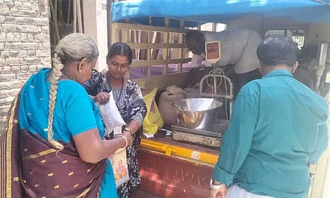 
சென்னையில் 2 மற்றும் 3ம் தேதிகளில் தாயுமானவர் திட்டத்தில் பொது விநியோக பொருட்கள்

