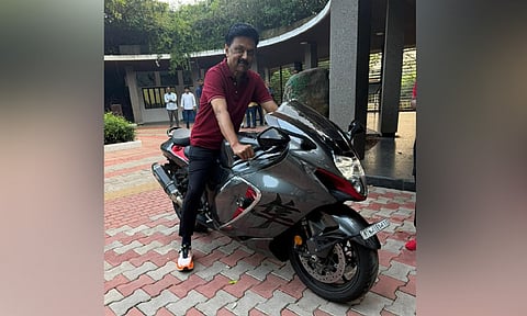 முதல்-அமைச்சர் மு.க.ஸ்டாலின் சவாரி செய்யும் இந்த பைக்கின் விலை என்ன தெரியுமா? 