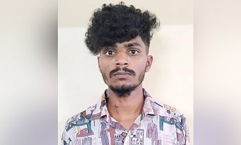 கத்தியால் தாக்கி கொலை மிரட்டல் வழக்கில் வாலிபருக்கு 3 ஆண்டுகள் சிறை தண்டனை 