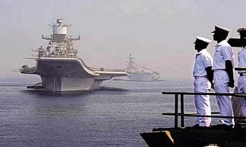 கடற்படையில் என்ஜினீயர்களுக்கு வேலை-  டிகிரி முடித்தவர்களும் விண்ணப்பிக்கலாம்