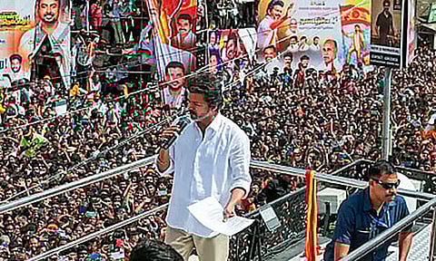 கரூர் கூட்ட நெரிசல் வழக்கு: சுப்ரீம் கோர்ட்டில்  நாளை மீண்டும் விசாரணை