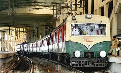 வேளச்சேரி-பரங்கிமலை பறக்கும் ரெயில் சேவை மார்ச் மாதம் தொடக்கம் - ரெயில்வே அதிகாரிகள் தகவல்