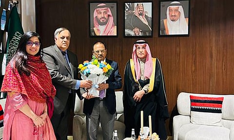 
சவுதி அரேபியா சென்ற அஜித் தோவலுக்கு சிறப்பான முறையில் வரவேற்பு
