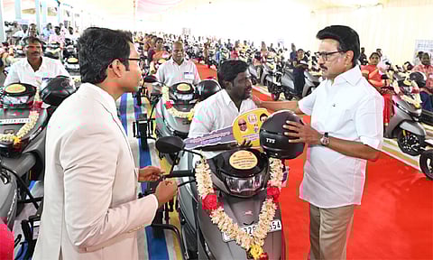 விழுப்புரத்தில் ரூ.688.48 கோடி செலவிலான திட்டப்பணிகள் - முதல்-அமைச்சர் தொடங்கி வைத்தார்