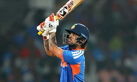 
டி20 உலகக் கோப்பை பயிற்சி ஆட்டம் :  இந்திய அணி 240 ரன்கள் குவிப்பு