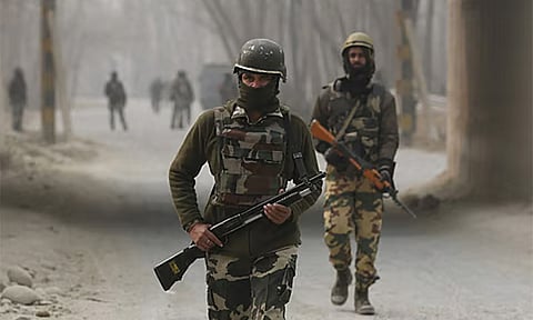 ஜம்மு காஷ்மீரில் துப்பாக்கி சூடு; 2 பயங்கரவாதிகள் சுட்டுக்கொலை