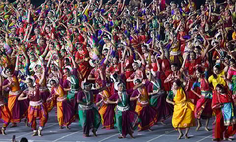 
மலேசிய சாதனை புத்தகத்தில் இடம் பிடித்த இந்திய வம்சாவளியினரின் கலாசார நடனம்