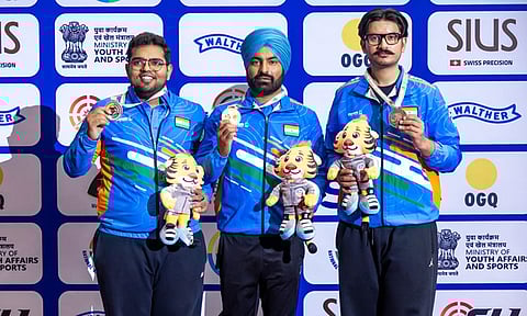 ஆசிய சாம்பியன்ஷிப் துப்பாக்கி சுடுதல்; 25 மீ பிஸ்டல் பிரிவில் இந்தியாவுக்கு 2 தங்கம்
