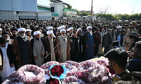 பாகிஸ்தானில் மசூதி தற்கொலைப்படை தாக்குதல் தொடர்பாக 3 பேர் கைது