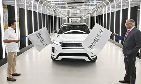 ராணிப்பேட்டை: டாடா கார் உற்பத்தி ஆலையில் தயாரான முதல் கார் - கொடியசைத்து தொடங்கி வைத்த முதல்-அமைச்சர் மு.க.ஸ்டாலின்

