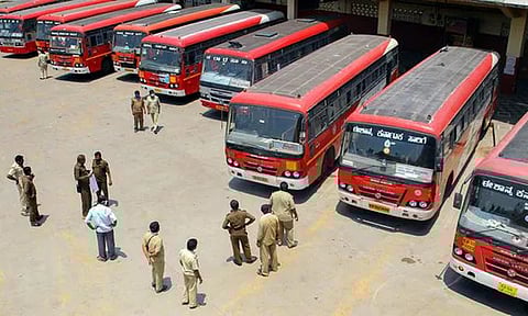 நாடு முழுவதும் தொழிற்சங்கங்கள் சார்பில் இன்று வேலைநிறுத்தம்: முக்கிய சேவைகள் பாதிக்கப்பட வாய்ப்பு
