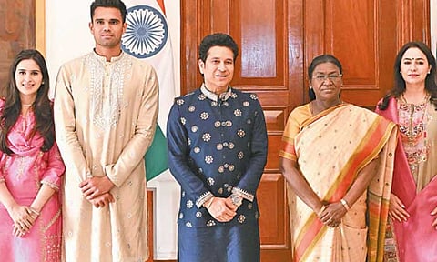 

சச்சின் தெண்டுல்கரின் மகன் திருமணம்: ஜனாதிபதி, பிரதமருக்கு அழைப்பு 


