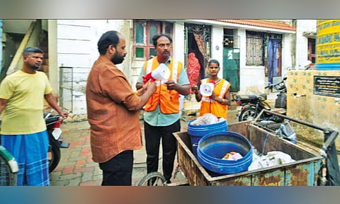 சிவகங்கை: தூய்மை பணியாளர்கள் விசில் ஊத தடை விதித்த கவுன்சிலர் 