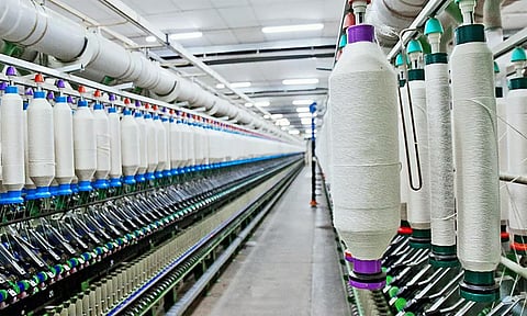 நூல் உற்பத்தியாளர்கள் வேலை நிறுத்தத்தால் கோவை, திருப்பூரில் தினமும் ரூ.50 லட்சம் இழப்பு