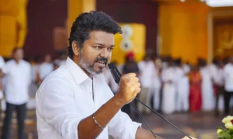 கோடைக் கால சிறப்புத் தொகை ரூ.2,000 என திடீரென அறிவித்தது எப்படி?  - விஜய் கேள்வி