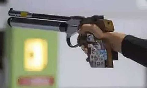 


ஆசிய துப்பாக்கி சுடுதல்: இந்திய வீரர் தங்கம் வென்று சாதனை 
