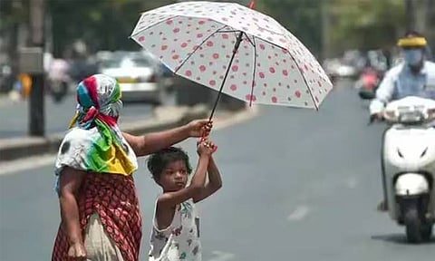 தமிழகத்தில் 2 நாட்கள் வெப்பநிலை படிப்படியாக உயரும்; வானிலை ஆய்வு மையம் தகவல்
 