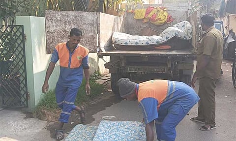 
சென்னையில் இன்று 46.21 டன் பழைய பொருட்கள் சேகரிக்கப்பட்டு அகற்றம்