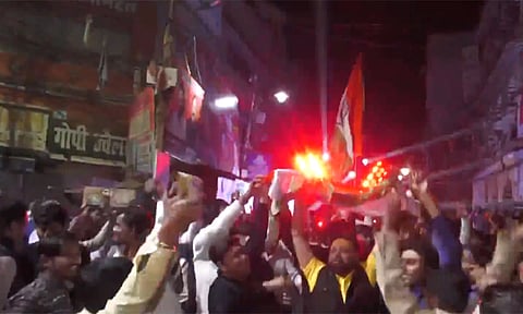 பாகிஸ்தானுக்கு எதிரான போட்டியில் வெற்றி: நாடு முழுவதும் ரசிகர்கள் கொண்டாட்டம்