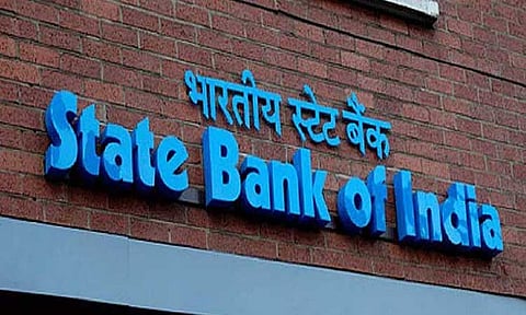 ஆன்லைன் பண பரிமாற்றத்திற்கு சேவை கட்டணம்: வாடிக்கையாளர்களுக்கு அதிர்ச்சி கொடுத்த எஸ்பிஐ