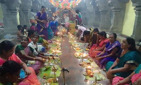 திருவிளக்கு பூஜை