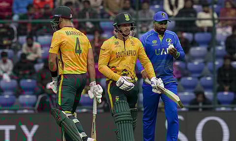 டி20 உலகக்கோப்பை: ஐக்கிய அரபு அமீரகத்தை வீழ்த்திய தென் ஆப்பிரிக்கா

