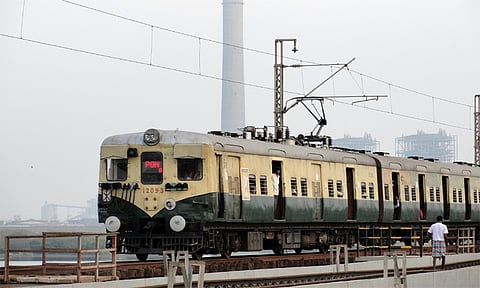 மீஞ்சூர்-கும்மிடிப்பூண்டி இடையே மின்சார ரெயில் பகுதி நேர ரத்து