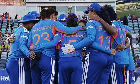 பெண்கள் டி20  கிரிக்கெட்: இந்தியாவை வீழ்த்தியது ஆஸ்திரேலியா
