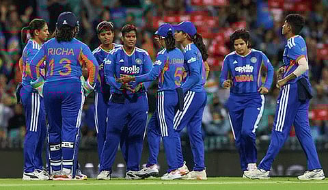 பெண்கள் கிரிக்கெட்: ஆஸ்திரேலியாவுக்கு எதிரான டி20 போட்டியில் இந்திய அணி பந்துவீச்சு தேர்வு
