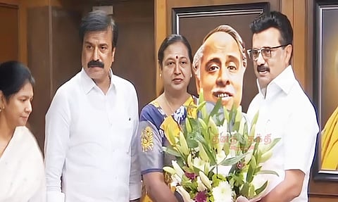 கூட்டணி பேச்சில் அதிரடி திருப்பம்: தி.மு.க. கூட்டணியில் இணைந்தது தே.மு.தி.க..!  