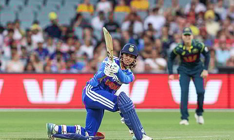 பெண்கள் டி20 கிரிக்கெட்: ஆஸ்திரேலியாவுக்கு 177 ரன்கள் இலக்கு நிர்ணயித்த இந்தியா
