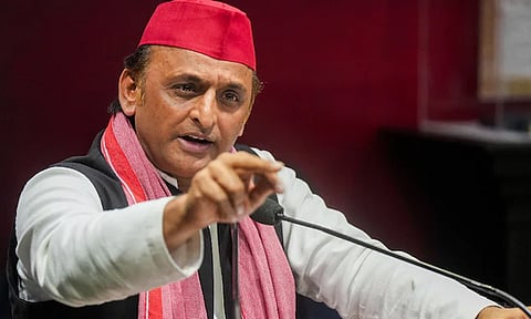 காங்கிரசாரின் போராட்டம் நாட்டுக்கு அவமானம்; அகிலேஷ் யாதவ் கண்டனம்