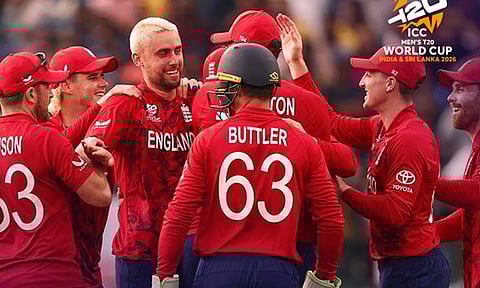 சூப்பர் 8 சுற்று: பேட்டிங்கில் சொதப்பிய இலங்கை: இங்கிலாந்து அபார வெற்றி