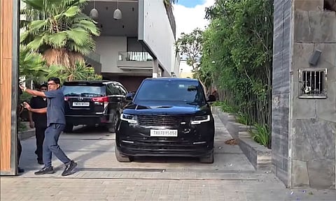 தவெக நிர்வாகிகள் கூட்டம் - வேலூர் புறப்பட்டார் விஜய்..!