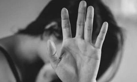 7-ம் வகுப்பு மாணவியை பல மாதங்களாக பலாத்காரம் செய்த 5 ஆசிரியர்கள்