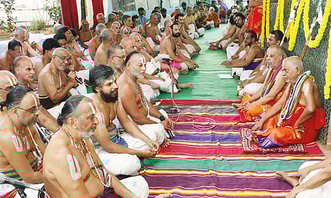 அனந்தாழ்வாரின் அவதார மகோற்சவத்தில் பங்கேற்று பேசிய ஜீயர் சுவாமிகள்.