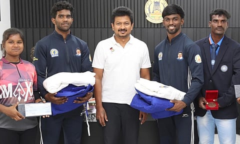 35 விளையாட்டு வீரர்களுக்கு ரூ.28.93 லட்சம் காசோலை, உபகரணங்களை வழங்கினார் உதயநிதி ஸ்டாலின் 