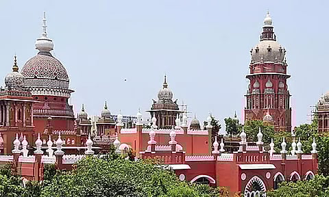 புழல் சிறையில் கைதிகளை சந்திக்கும் நேரத்தை அதிகரிக்கக்கோரி வழக்கு: சட்டப்பணி ஆணைக்குழு அறிக்கை தாக்கல் செய்ய உத்தரவு