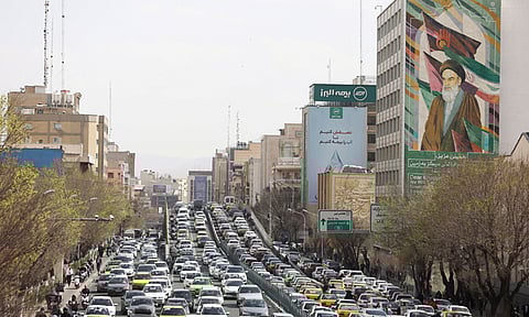 தலைநகர் தெஹ்ரானை விட்டு வெளியேறுங்கள்; நாட்டு மக்களுக்கு ஈரான் அரசு உத்தரவு

