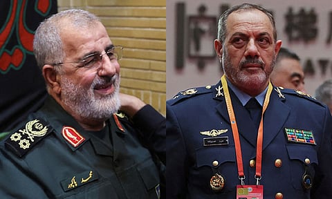 வலது:  பாதுகாப்பு மந்திரி அமீர்