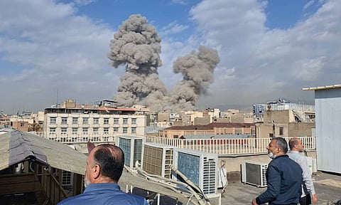  அமெரிக்கா -இஸ்ரேல் தாக்குதல்; காமேனியின் மகள், மருமகன் உள்ளிட்டோர் பலி