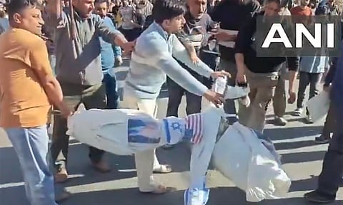 ஈரானியத் தலைவர் அயதுல்லா காமேனி படுகொலை - ஸ்ரீநகரில் போராட்டம்