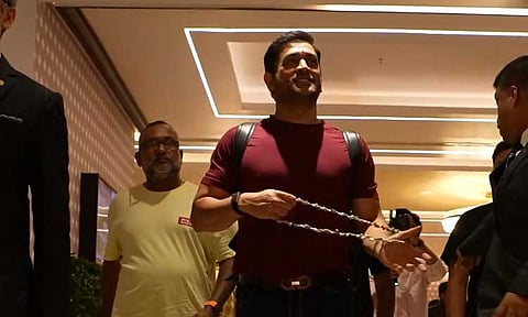 ஐபிஎல்: சென்னை வந்தடைந்த தோனி