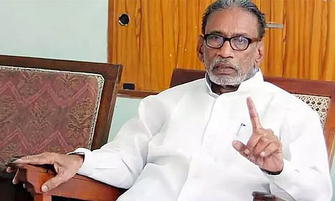 ஹிட்லரை விட மிகக் கொடிய குற்றவாளியாக விளங்குபவர் ட்ரம்ப் - பழ.நெடுமாறன் கண்டனம்
