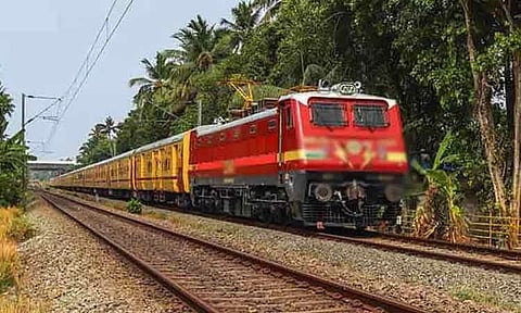 பவுர்ணமி கிரிவலம்: திருவண்ணாமலை - விழுப்புரம் முன்பதிவில்லா சிறப்பு ரெயில் இயக்கம்