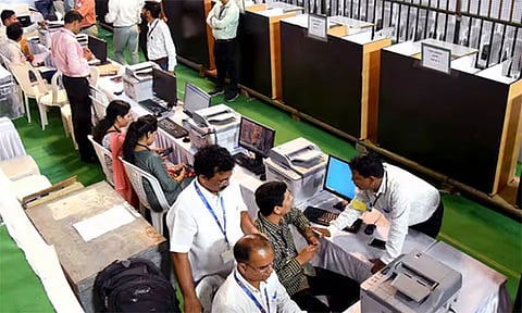 சட்டசபை தேர்தல் பணியில் ஈடுபடும் ஊழியர்களுக்கு சம்பளம் உயர்வு: எவ்வளவு தெரியுமா?